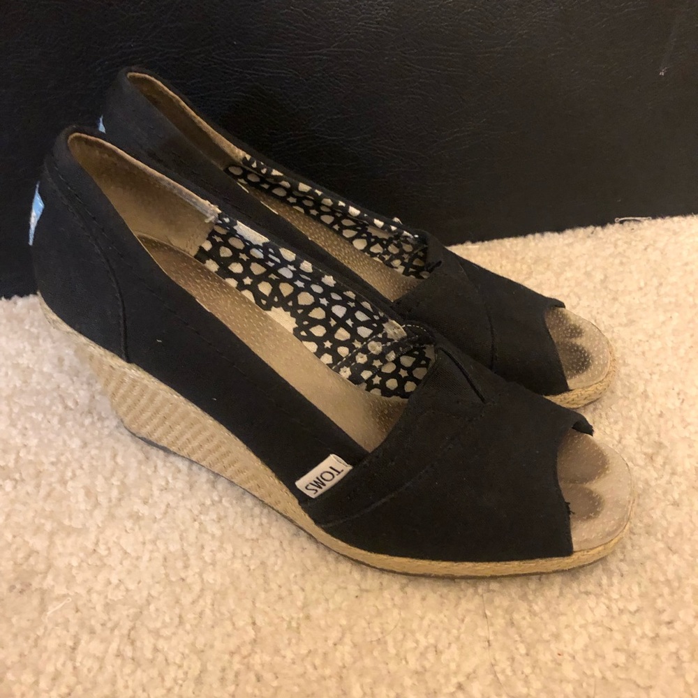 TOMS Classic Wedge Pump